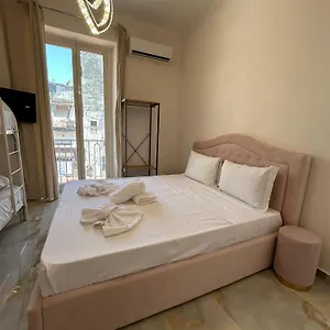 https://apt-valentino-house-vico-mattonelle-48.hotels-amalfi.com